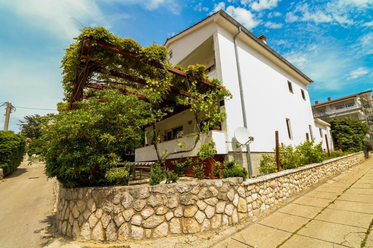 Apartments Edo With Terrace Baška Exterior foto